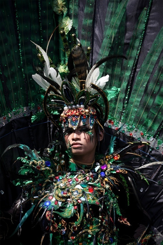 Illustration for article titled A Trip To The Jember Fashion Carnival